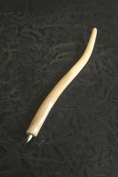 Plumilla serpiente